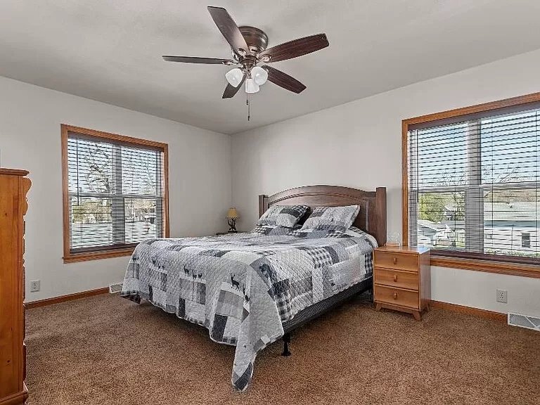 Building Photo - 225 Prospect St