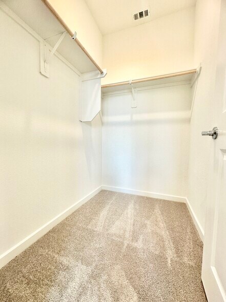 Building Photo - 7334 Grand Mason Dr
