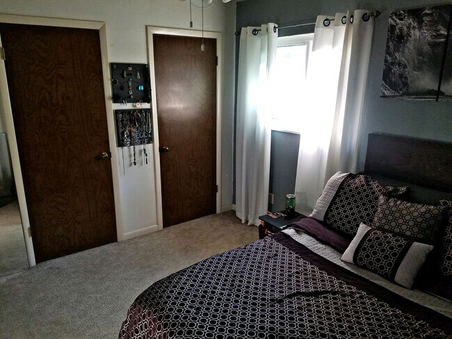 Bedroom closet - 1104 Remington St