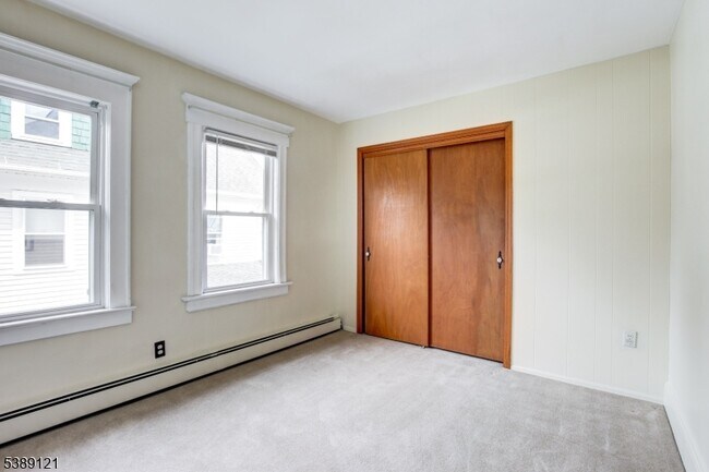 Building Photo - 144 W Franklin St