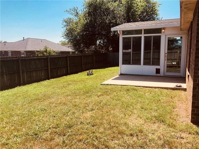 Building Photo - 891 Sunflower St