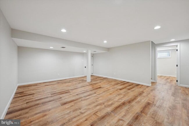 Building Photo - 421 Lawrence Rd