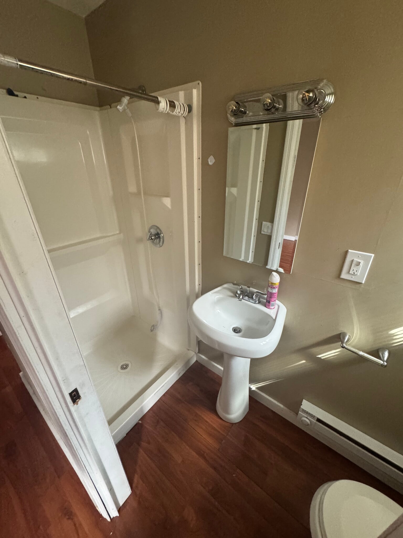 Building Photo - 33 Bushnell Ave