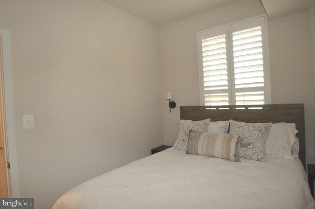 Building Photo - 13943 Airfoil Rd