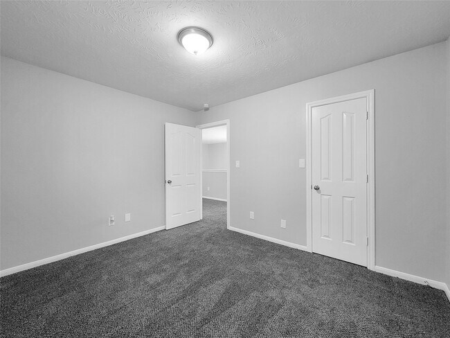 Building Photo - 13618 Cedar Point Dr