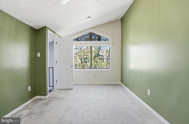 Building Photo - 1310 Roberts Way
