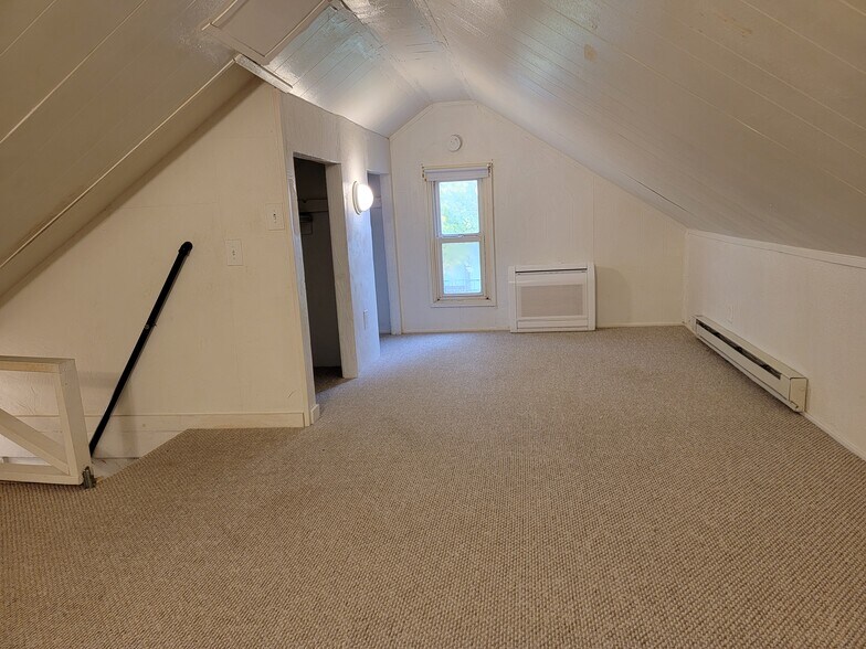 Building Photo - 100 E Elm St