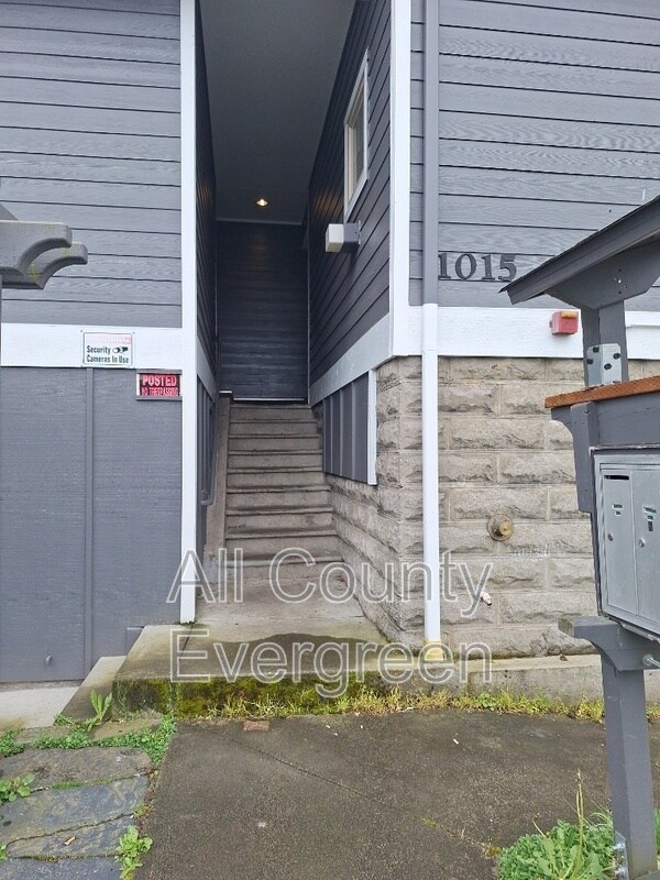 Building Photo - 1015 9th St