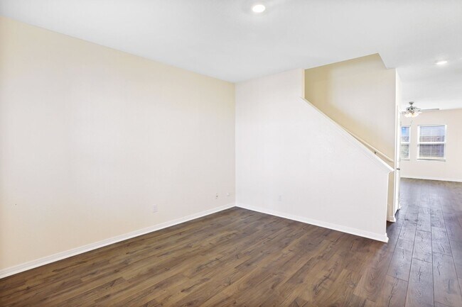 Building Photo - 5 Bed 3 Bath Home at Trails at Culebra sub...