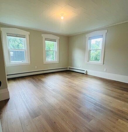 Building Photo - 100 Main St