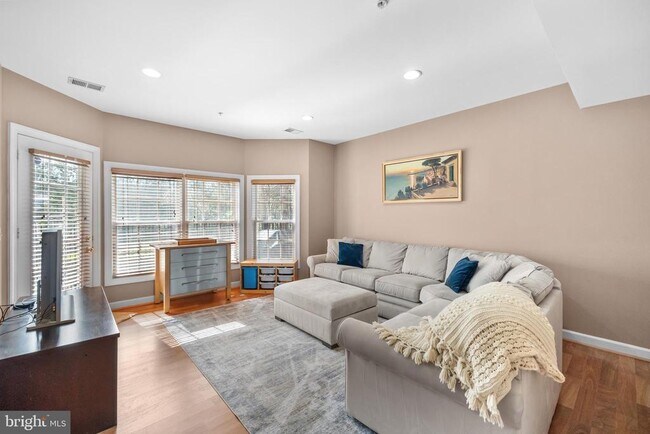 Building Photo - 5187 Brawner Pl