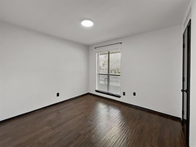 Building Photo - 301 Barclay Ave