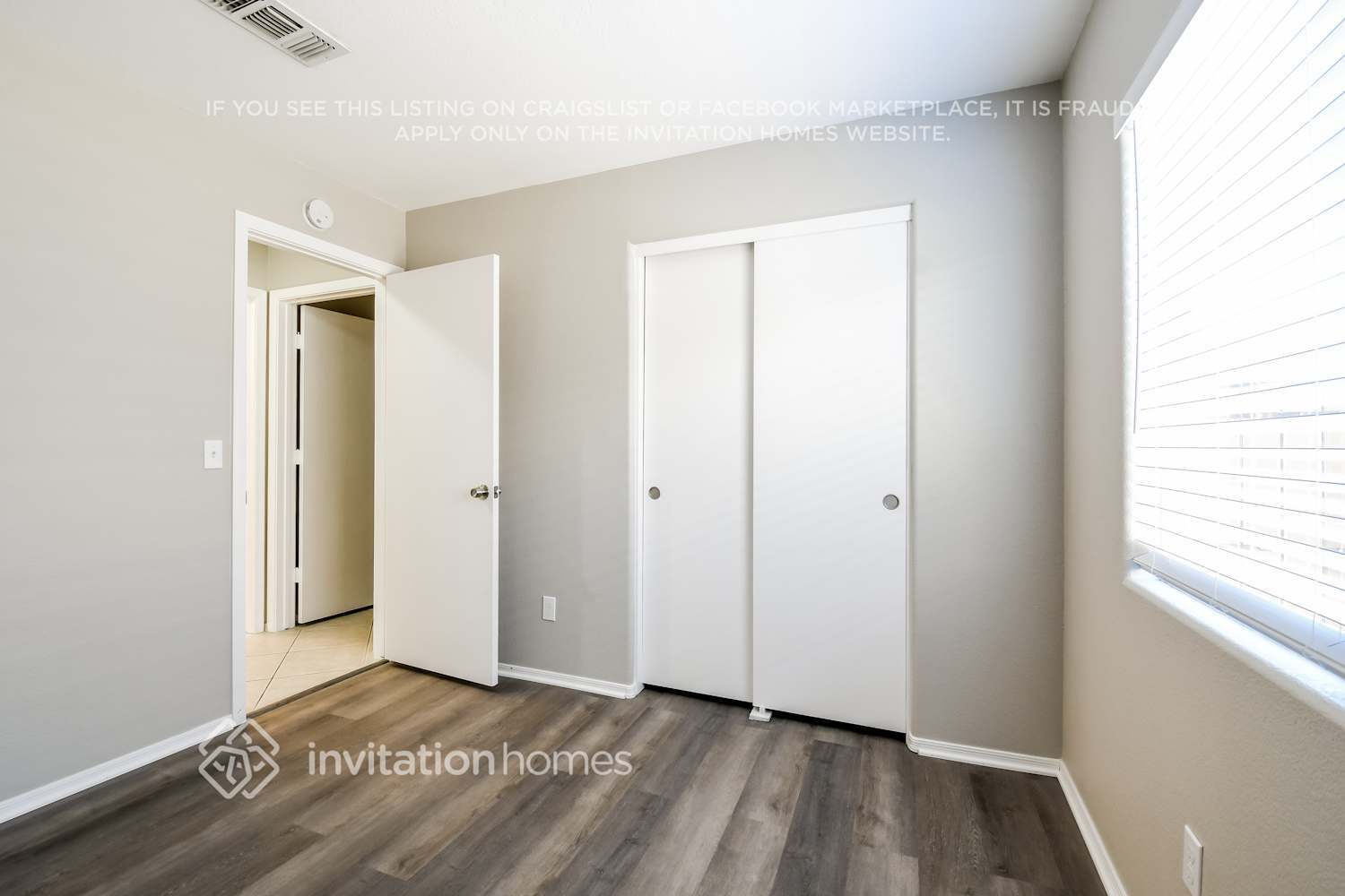 Building Photo - 3606 W Via Del Sol Dr