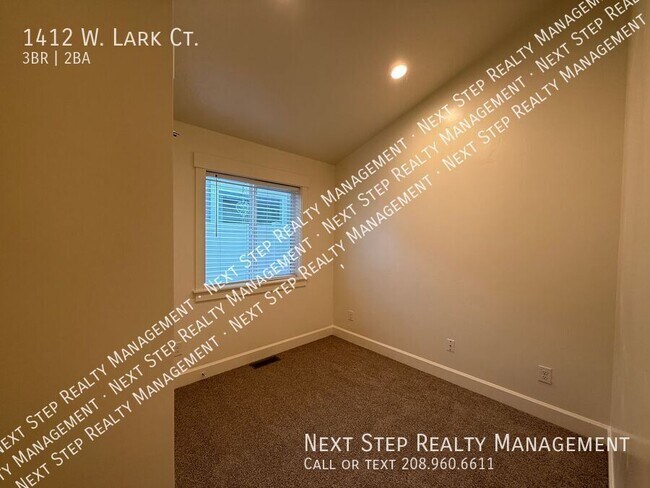 Building Photo - 1412 W Lark Ct