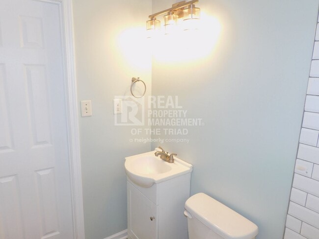 Building Photo - Recently renovated 3BR/1BA in Winston-Salem!