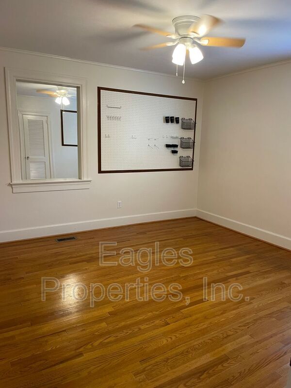 Building Photo - 300 S Andrews Ave