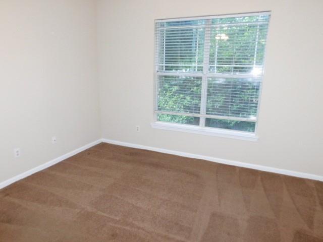 Building Photo - 5559 Glenridge Dr
