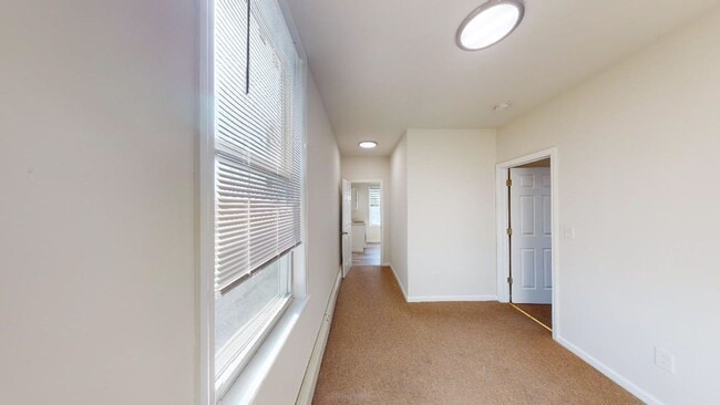 Building Photo - 1052 Garfield Ave