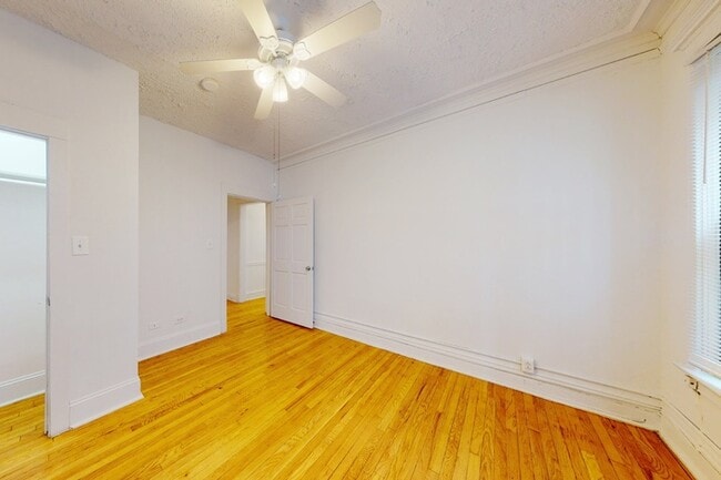 Floorplan - 5335-5337 S. Woodlawn Avenue