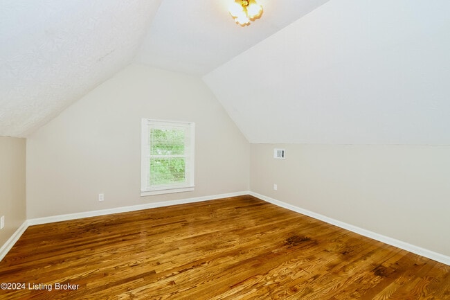 Building Photo - 3017 Greenwood Ave