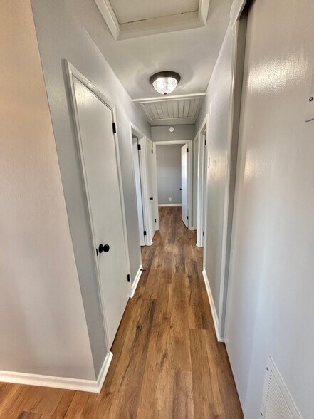 Building Photo - 720 Neal St