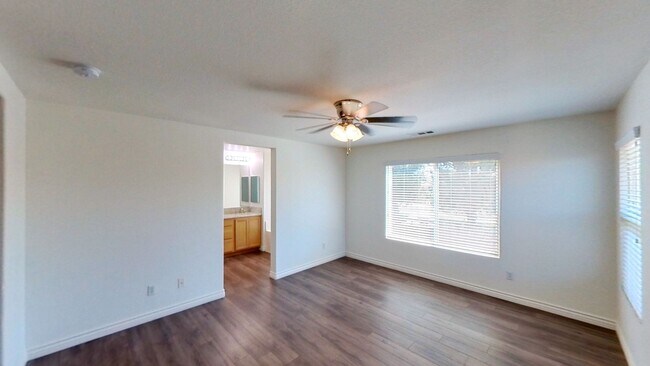 Building Photo - Spacious 4 Bedroom 3 Full Bathroom Home in...