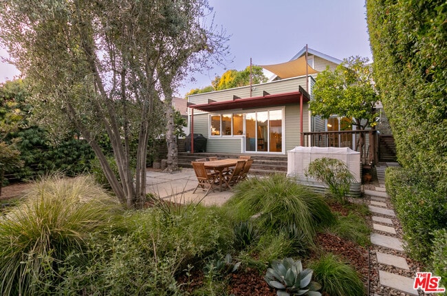 Building Photo - 5676 Hub St