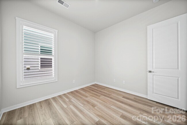 Building Photo - 8016 Brookbank Dr