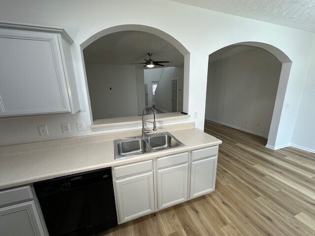 Building Photo - 8428 Charbay Cir