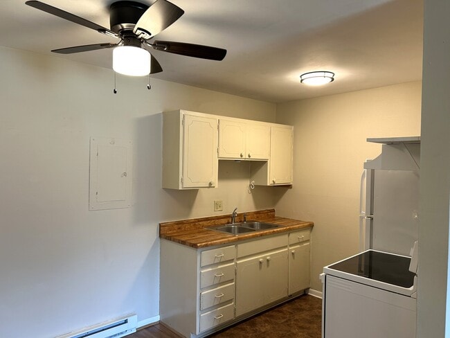 Building Photo - 2134 Fairfax Ave