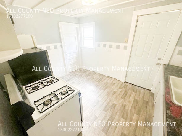 Building Photo - 680 Sumner St