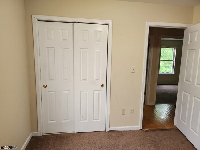 Building Photo - 313 S 6th St