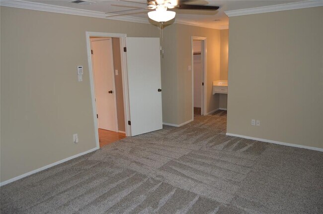 Building Photo - 3114 Greenridge Dr