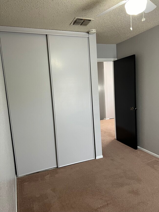 Building Photo - 9713 Village Briar