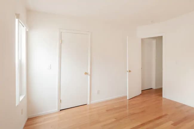 Back Bedroom - 3613 4th W St