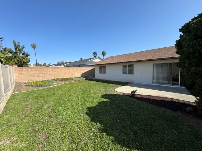 Building Photo - East Ventura Home- Spacious Backyard!