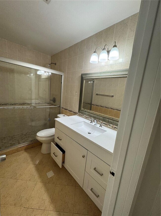 Building Photo - 640 N 71st Terrace