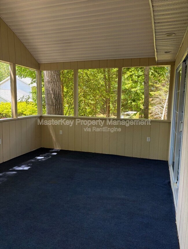 Building Photo - 1401 Ravensthorpe Dr