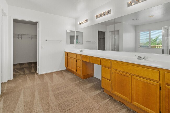 Building Photo - 46433 Vianne Ct