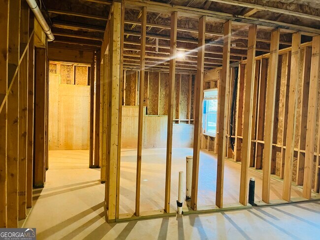 Building Photo - 138 Silver Birch Pass