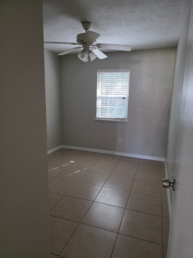 Building Photo - 3729 Sutor Ct