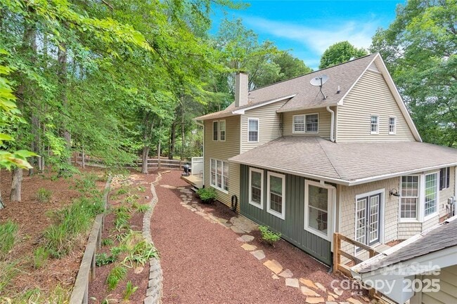 Building Photo - 832 Kemp Rd