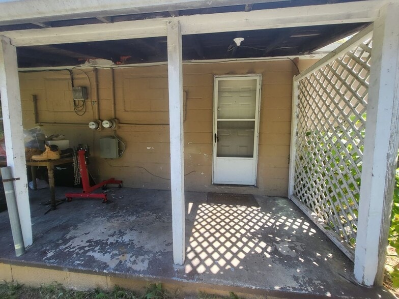 Building Photo - 732 Richardson St