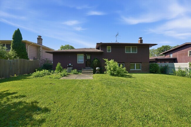 Building Photo - 4050 Violet Ln