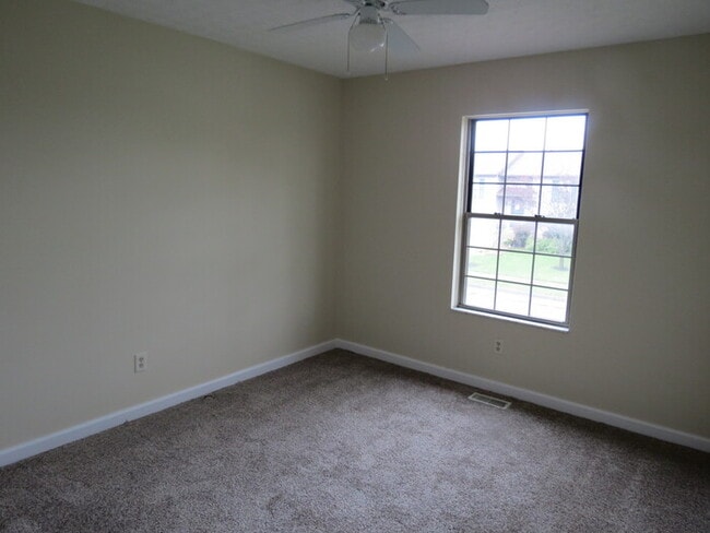 Building Photo - 35 Ashton Dr