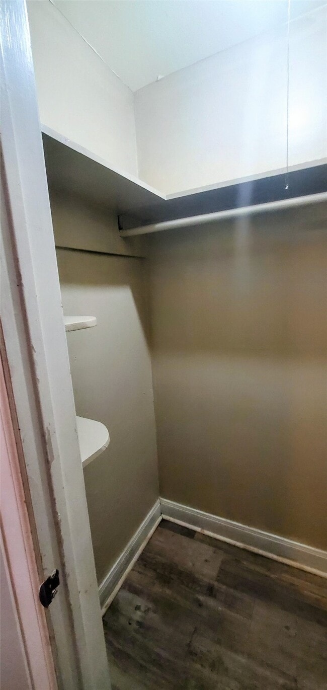 Building Photo - 15414 W Hampton Cir