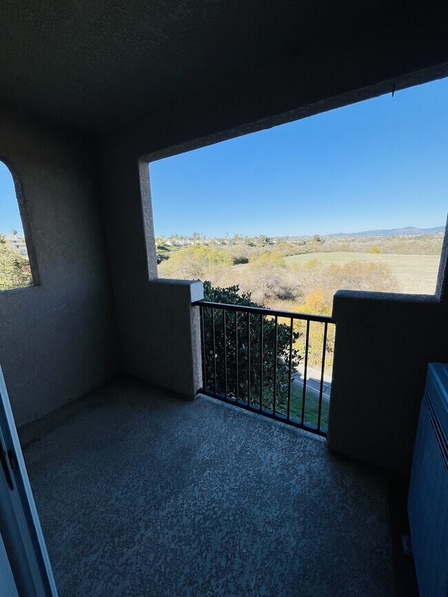 Building Photo - Codorniz Way