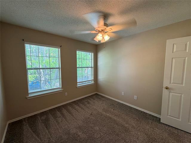 Building Photo - 706 Willow Oak Dr
