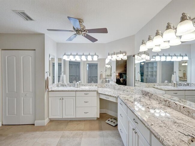 Building Photo - 9113 Vineyard Lake Dr