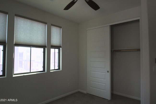 Building Photo - 2090 S Dorsey Ln